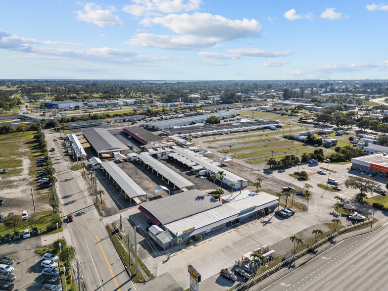 2201 SE Indian St, Stuart, FL for lease - Building Photo - Image 3 of 8