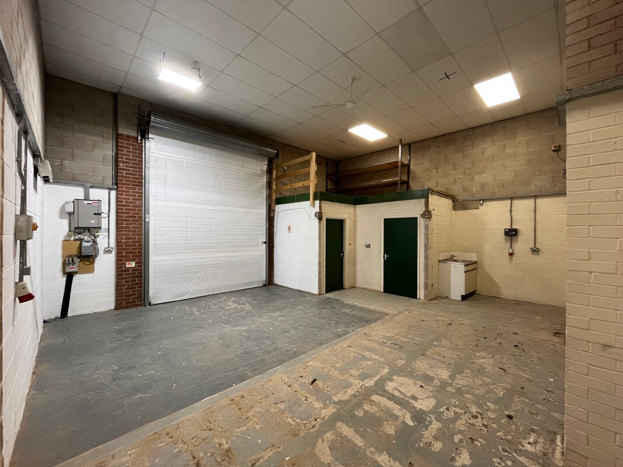 George Holmes Way, Swadlincote for lease Interior Photo- Image 1 of 1