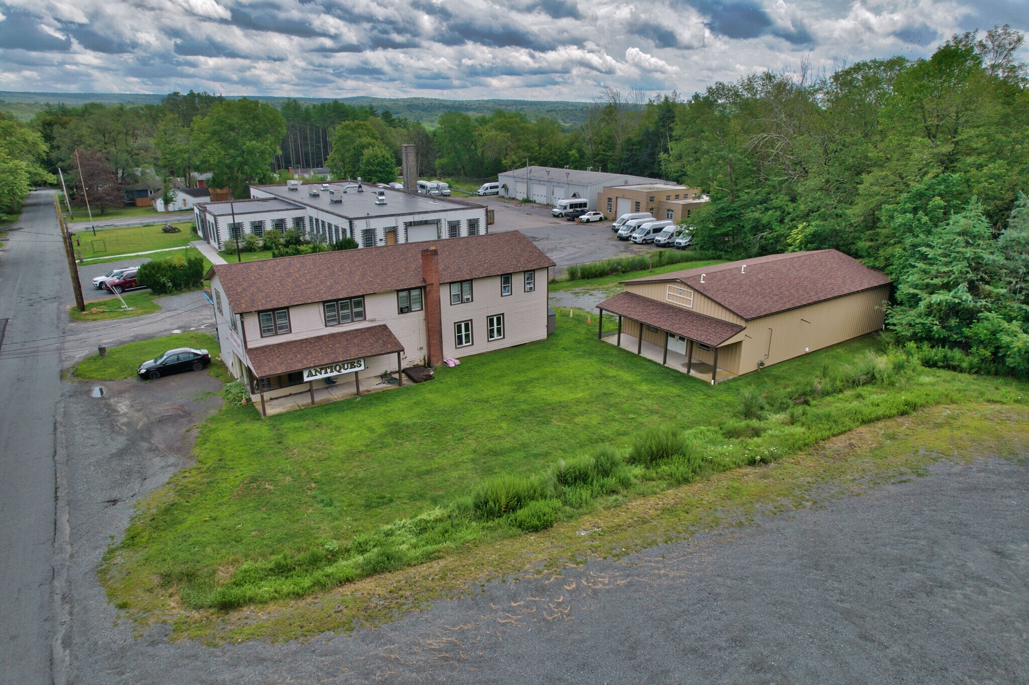 105 Bennett Ave, Milford, PA for sale Primary Photo- Image 1 of 16