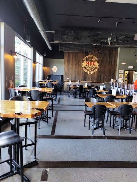 9528 Diamond Centre Dr, Mentor, OH for sale - Building Photo - Image 3 of 6