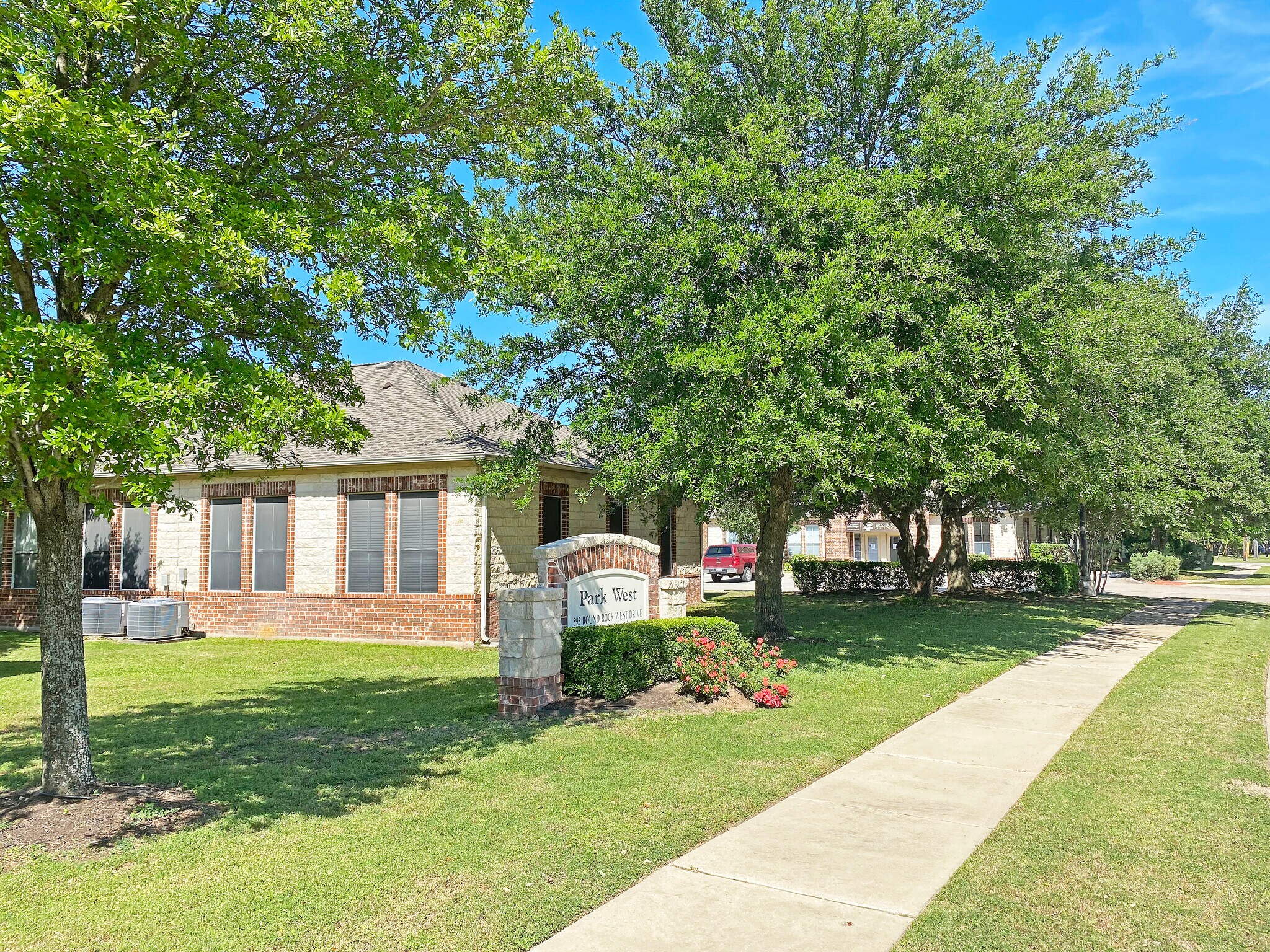 595 Round Rock West, Round Rock, TX for sale Building Photo- Image 1 of 1