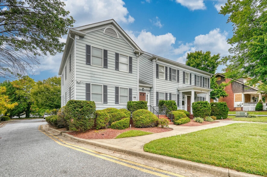 8 Brookes Ave, Gaithersburg, MD for sale - Building Photo - Image 2 of 14