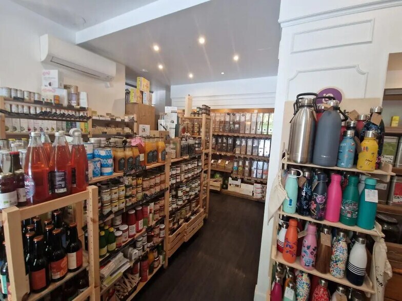 Retail in Rambouillet for lease - Interior Photo - Image 3 of 7