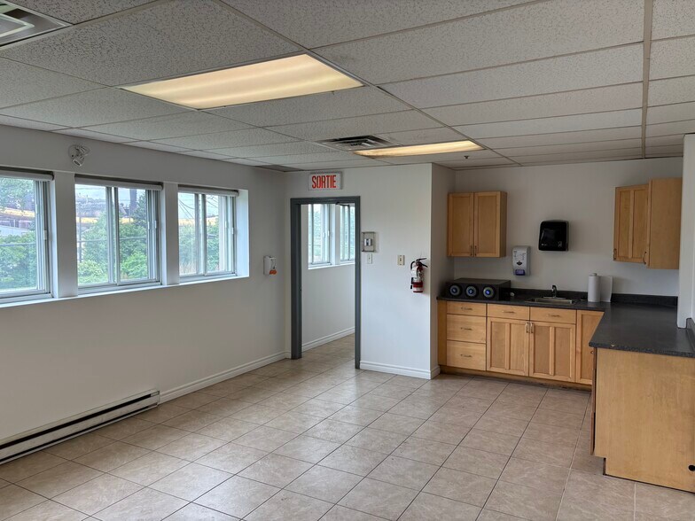 899 De La Pomme-D'or, Contrecoeur, QC for sale - Building Photo - Image 2 of 7