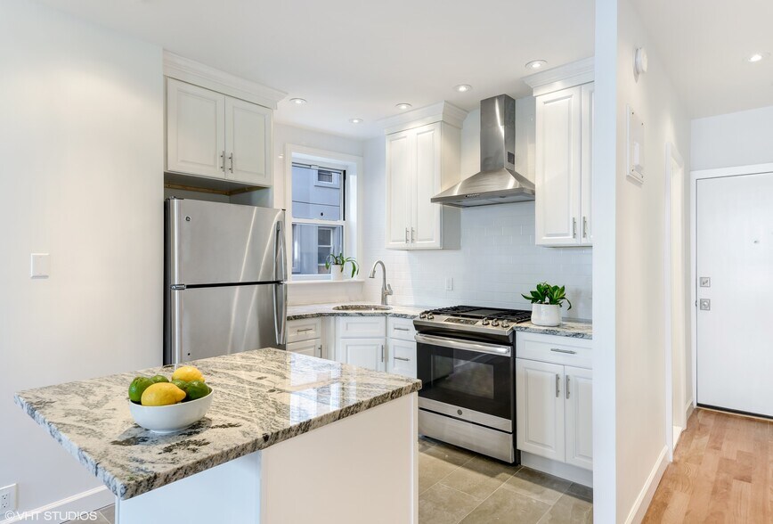 315 82nd St, Brooklyn, NY for sale - Interior Photo - Image 1 of 1