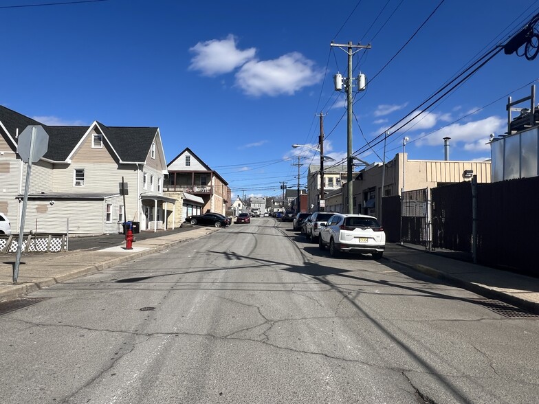 298-300 Edmund Ave, Paterson, NJ for sale - Building Photo - Image 3 of 31