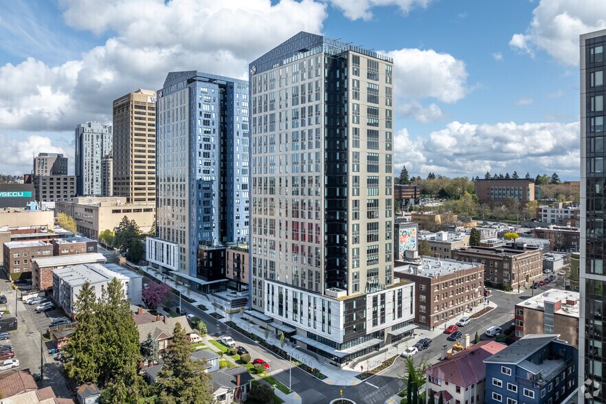 4220 12th Ave NE, Seattle, WA for lease - Primary Photo - Image 1 of 5