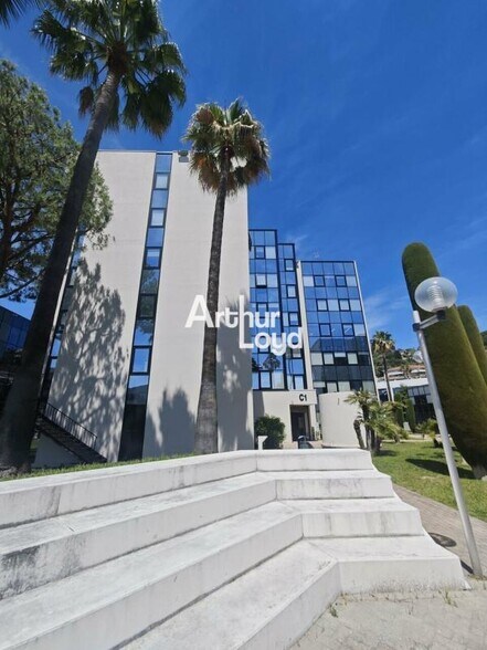 Office in Nice for lease - Building Photo - Image 2 of 12