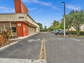 2200 N University Dr, Sunrise, FL for lease Building Photo- Image 2 of 51