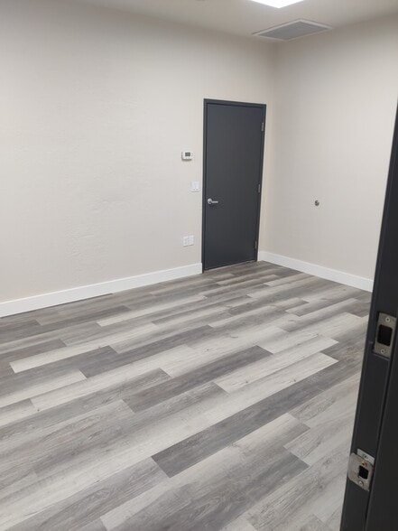 6915 E Parkway Norte, Mesa, AZ for sale - Interior Photo - Image 3 of 7