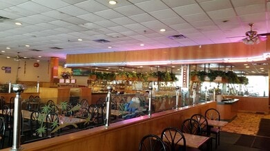 2601-2709 W Grand Ave, Waukegan, IL for lease Interior Photo- Image 1 of 1