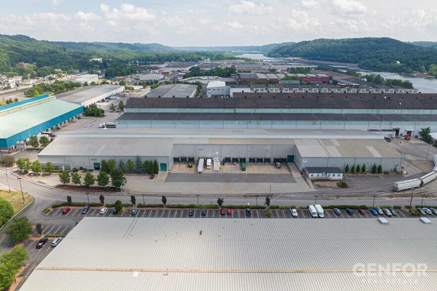 555 W Park Rd, Leetsdale, PA for lease - Building Photo - Image 2 of 7