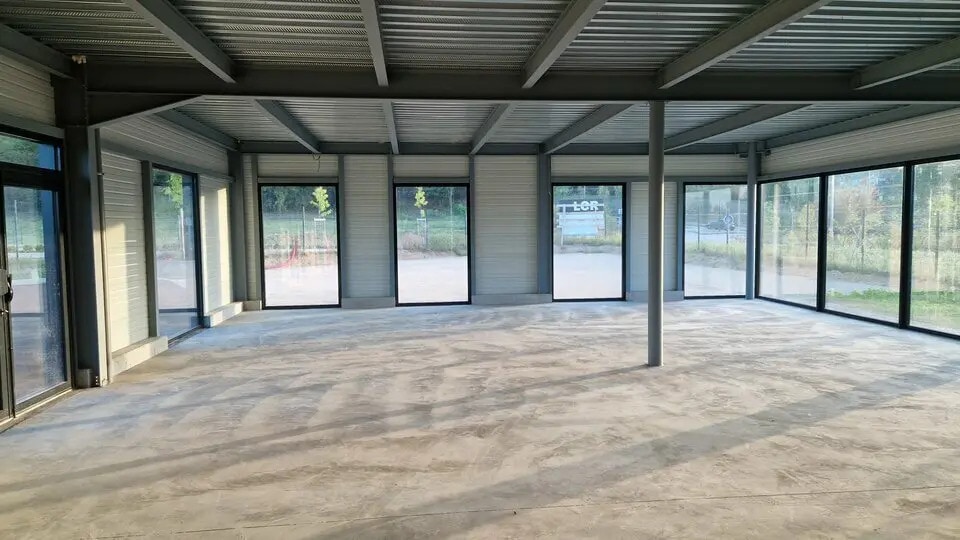 Office in Vaulx-Milieu for lease - Interior Photo - Image 3 of 4