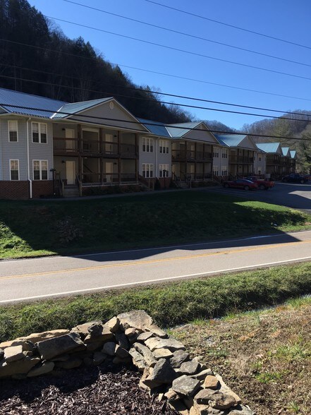 3980-4145 Slate Creek Rd, Grundy, VA for sale - Primary Photo - Image 1 of 1