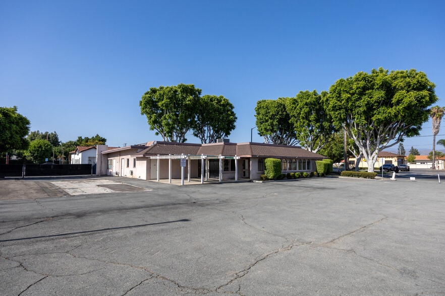 150 E 1st St, Tustin, CA for sale - Building Photo - Image 2 of 10