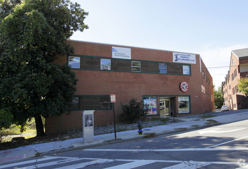 4380 MacArthur Blvd NW, Washington, DC for sale - Primary Photo - Image 1 of 1