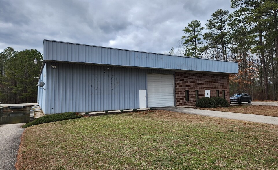 3810 Corporate Rd, Petersburg, VA for sale - Building Photo - Image 1 of 1