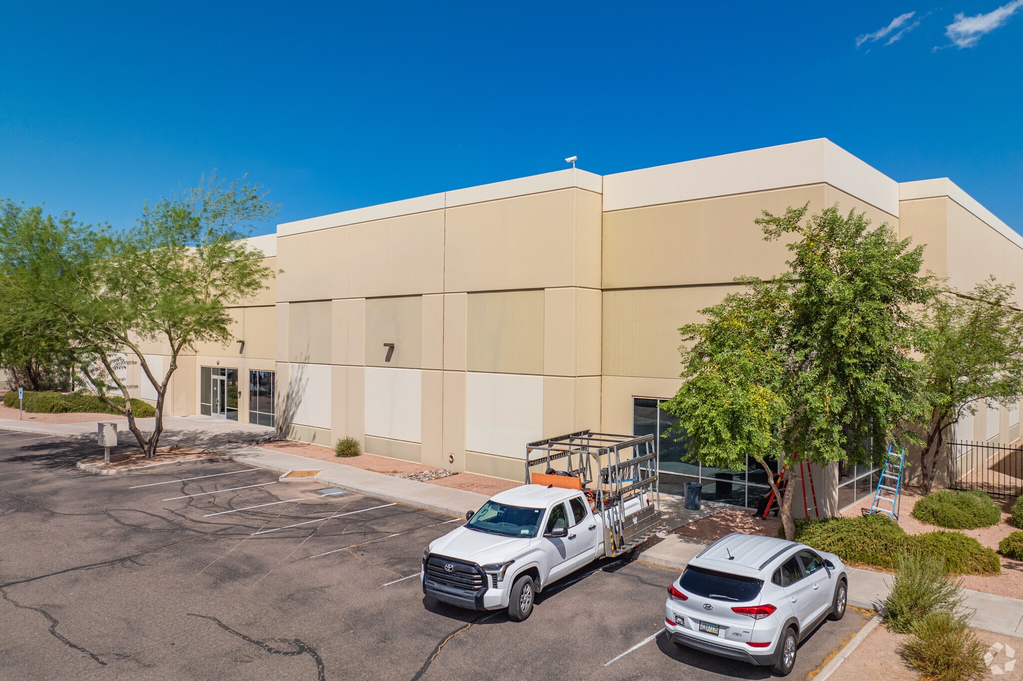 1045 N 71st Ave, Phoenix, AZ for lease Building Photo- Image 1 of 7