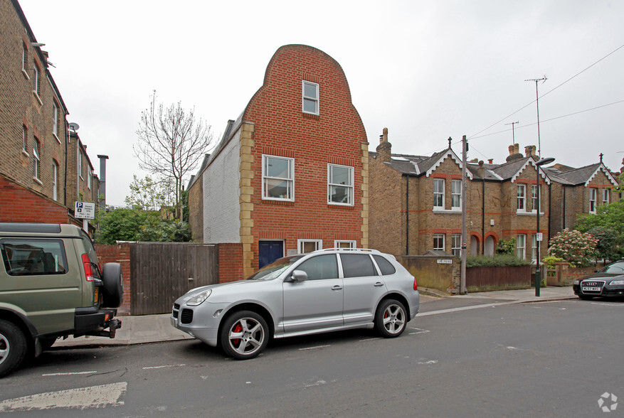 Bridge Rd, Twickenham for lease - Building Photo - Image 2 of 2