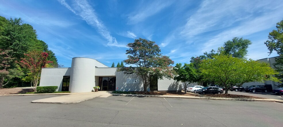 3010 Anderson Dr, Raleigh, NC for lease - Building Photo - Image 3 of 16