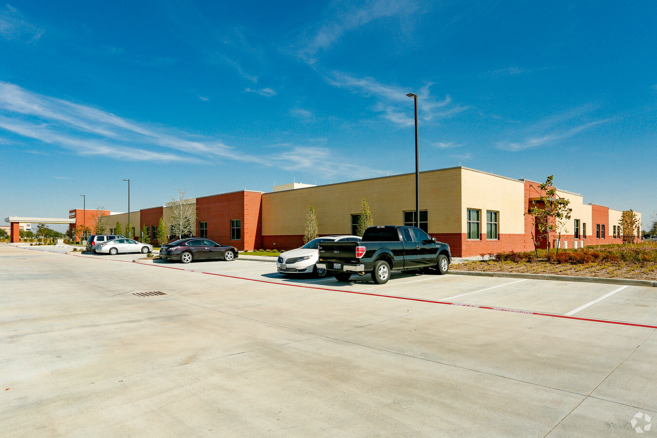 2121 Business Center Dr, Pearland, TX 77584 | LoopNet