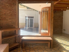 Retail in Barcelona, Barcelona for lease Interior Photo- Image 2 of 17