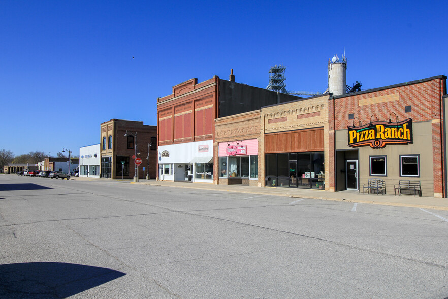 211 N Main St, Pocahontas, IA for sale - Building Photo - Image 2 of 17