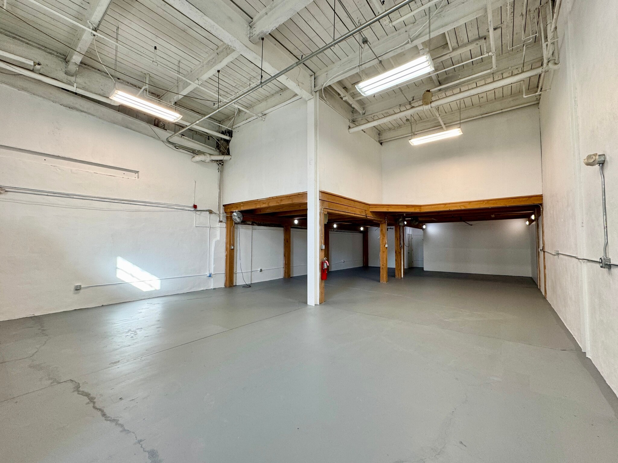 3502 SCOTTS Ln, Philadelphia, PA for lease Building Photo- Image 1 of 11