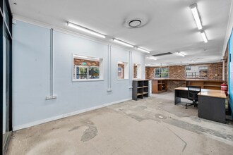 22 Coombes Dr, Penrith for lease Interior Photo- Image 2 of 4
