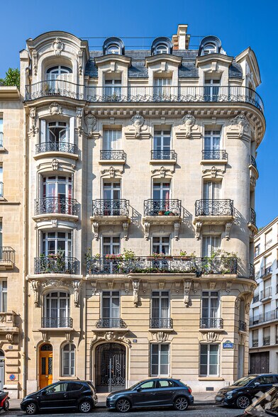 Office in Paris for lease - Building Photo - Image 2 of 4