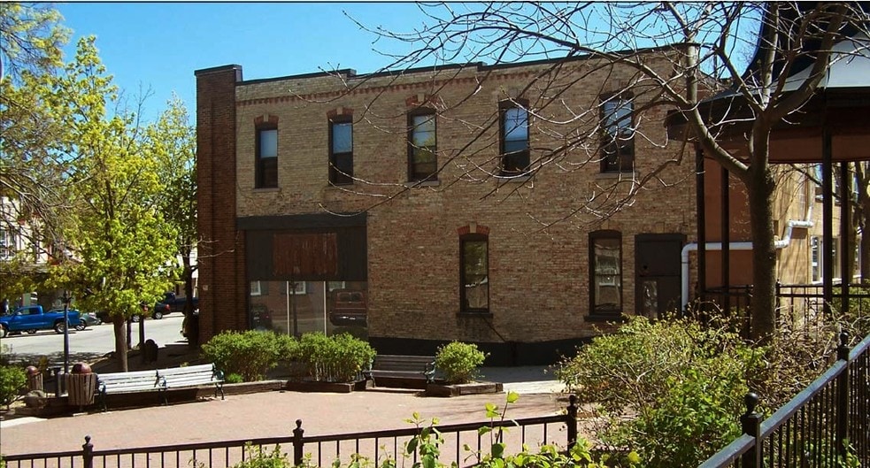 139 N 6th Ave, West Bend, WI for sale - Building Photo - Image 2 of 3