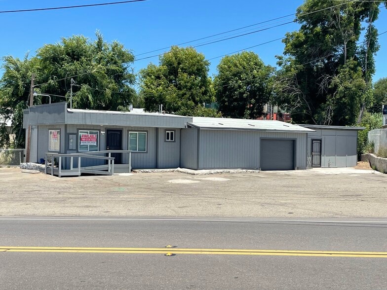 2570 S Santa Fe Ave, Vista, CA 92084