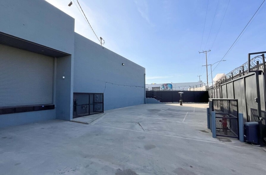 3690 Noakes St, Los Angeles, CA for sale - Building Photo - Image 3 of 7