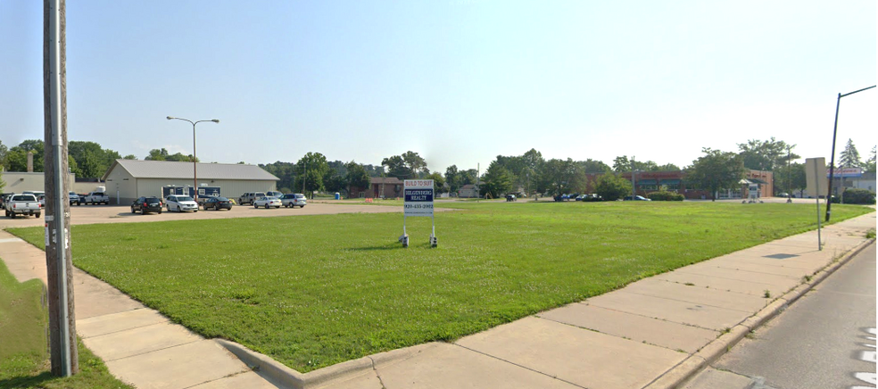 301 Green Bay st, Shawano, WI for lease - Primary Photo - Image 1 of 1
