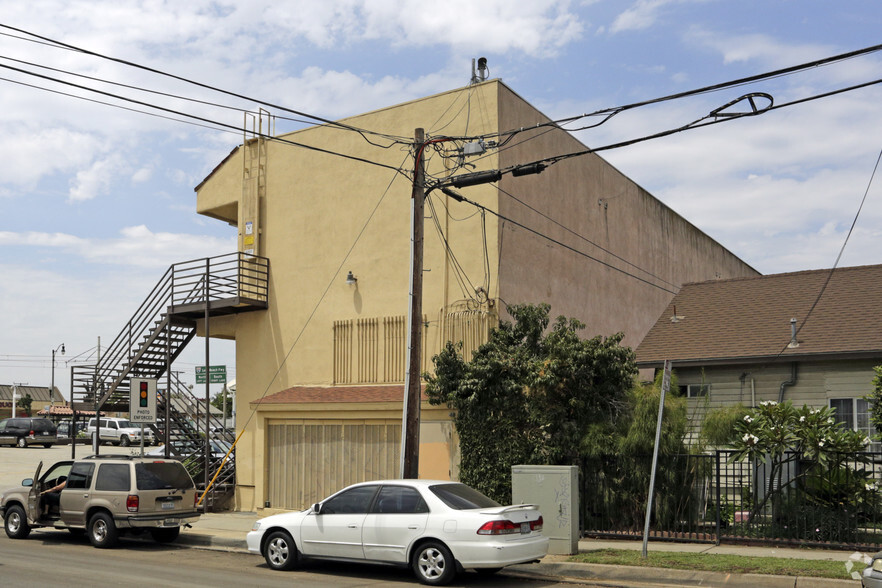 4555-4557 E 3rd St, Los Angeles, CA for lease - Building Photo - Image 3 of 7