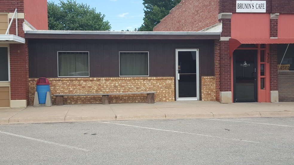 322 N Main St, Andale, KS for sale - Primary Photo - Image 1 of 1