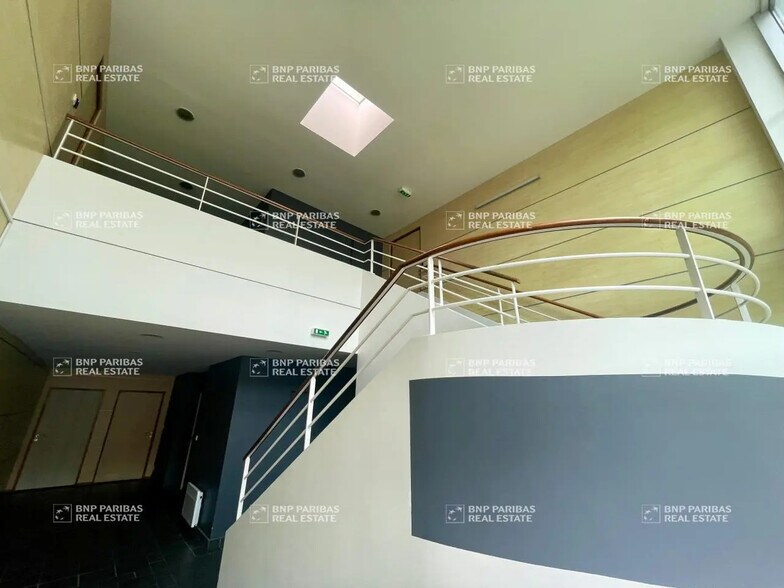 Office in Nantes for lease - Interior Photo - Image 2 of 14