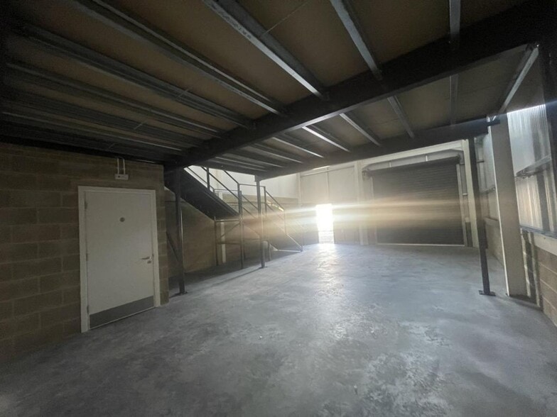 Barnfield Rd, Folkestone for lease - Interior Photo - Image 2 of 6