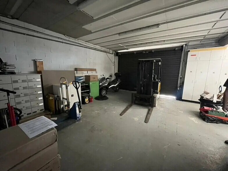 Milles, LES MILLES for lease - Interior Photo - Image 3 of 4