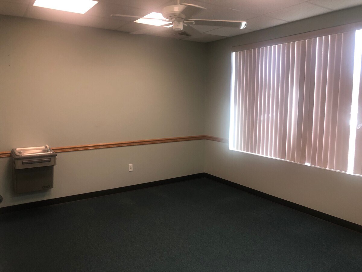 9 Mule Rd, Toms River, NJ 08755