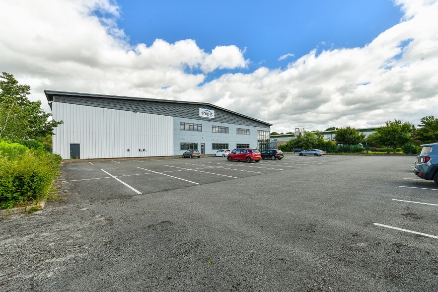 Concorde Way, Mansfield for lease - Building Photo - Image 2 of 4