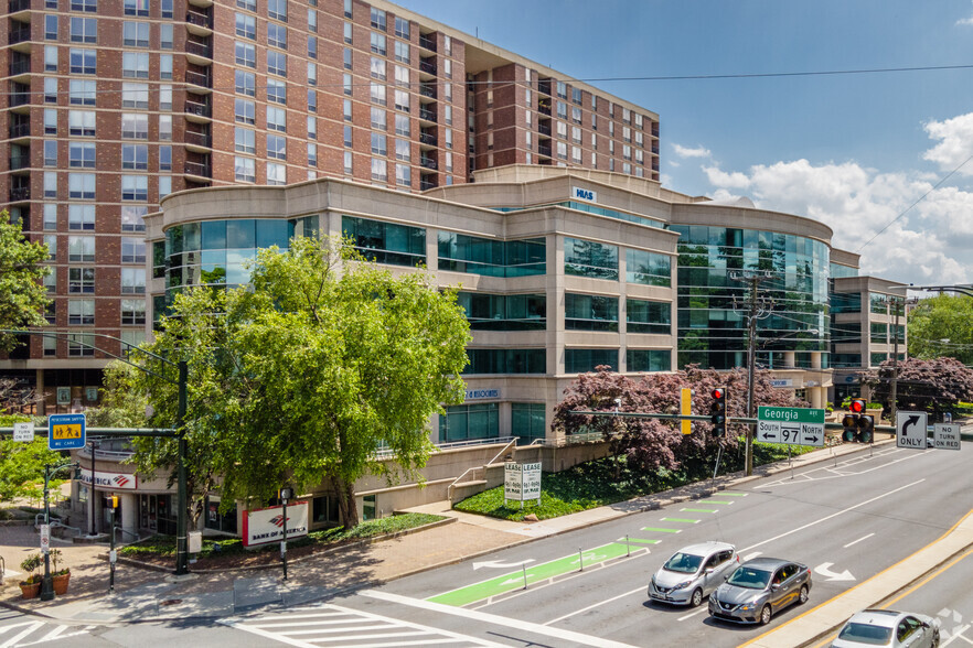 1300 Spring St, Silver Spring, MD for lease - Building Photo - Image 2 of 9