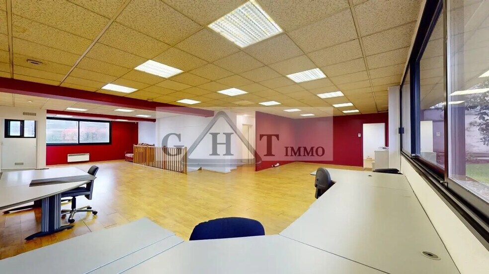 Office in Le Raincy for lease - Interior Photo - Image 2 of 6