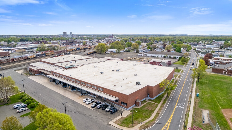26 Sears Way, West Springfield, MA for sale - Building Photo - Image 1 of 34