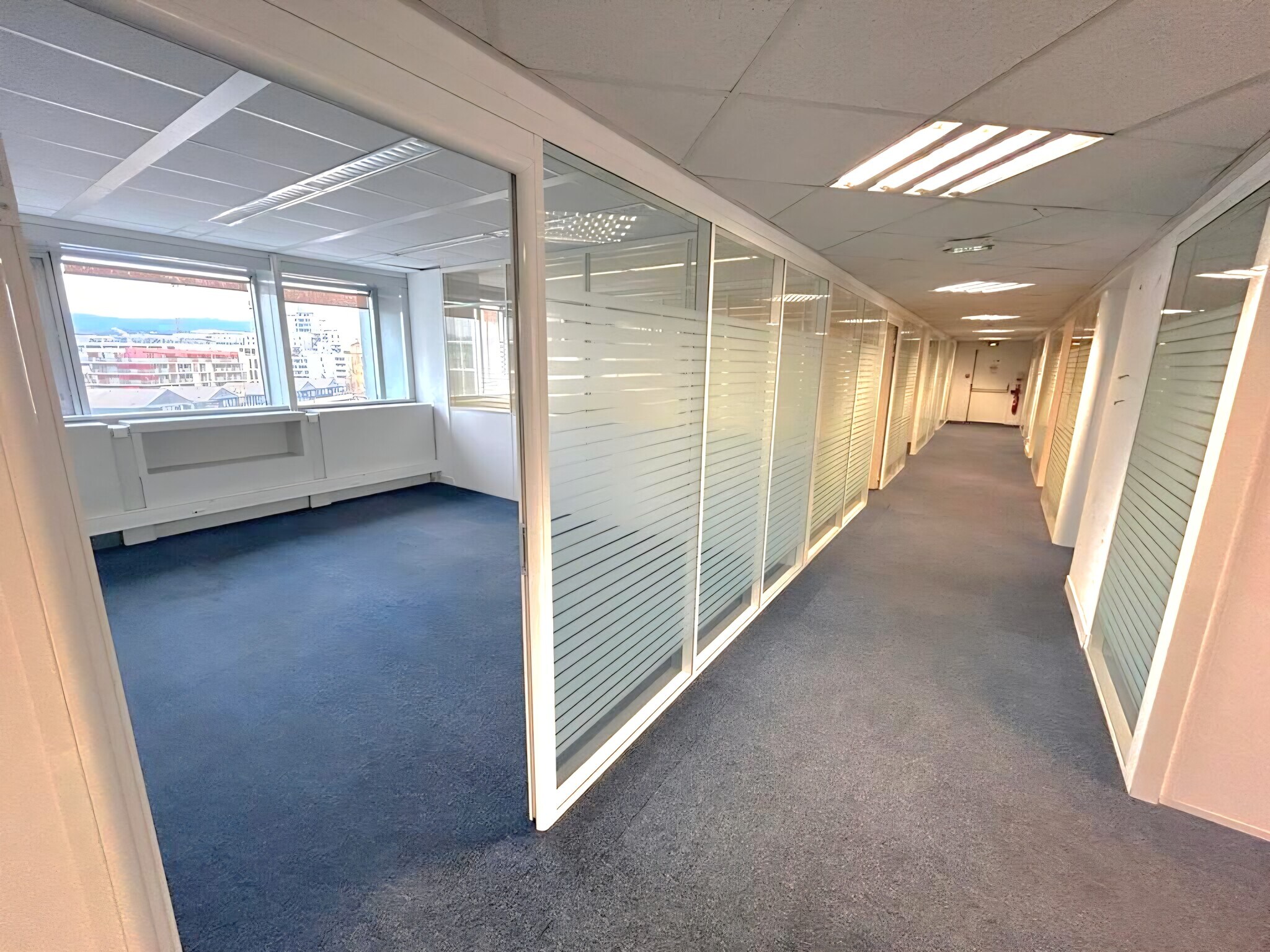 40 Boulevard De Dunkerque, Marseille for lease Interior Photo- Image 1 of 7