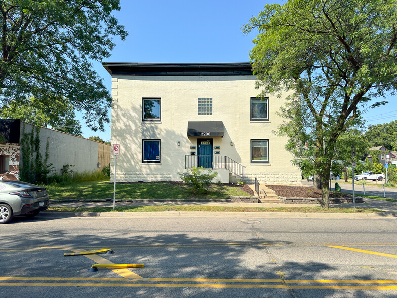 3200 Bloomington Ave, Minneapolis, MN for sale - Building Photo - Image 1 of 1