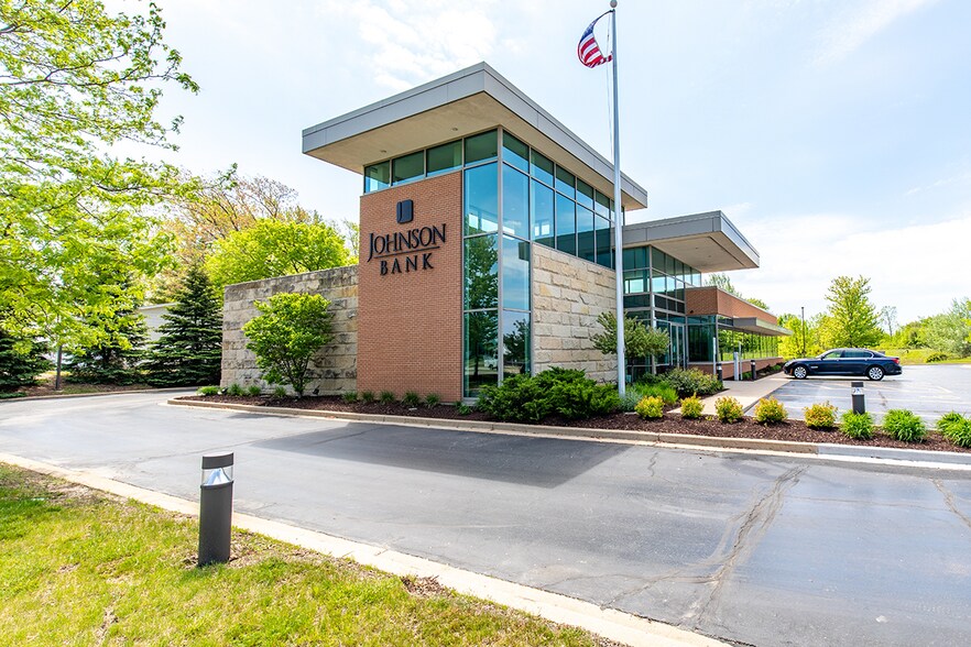 3001 W Rawson Ave, Franklin, WI 53132