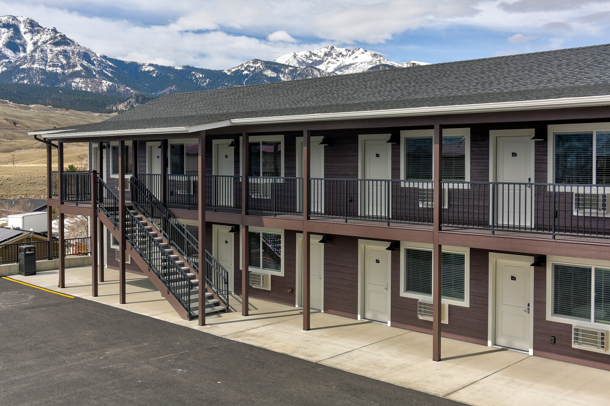 1014 Scott St, Gardiner, MT for sale Building Photo- Image 1 of 1