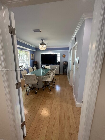 1680 NE 125th St, Miami, FL for lease - Interior Photo - Image 3 of 13