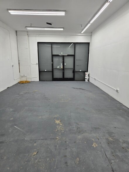 1504 S Main St, Los Angeles, CA for lease - Building Photo - Image 2 of 7